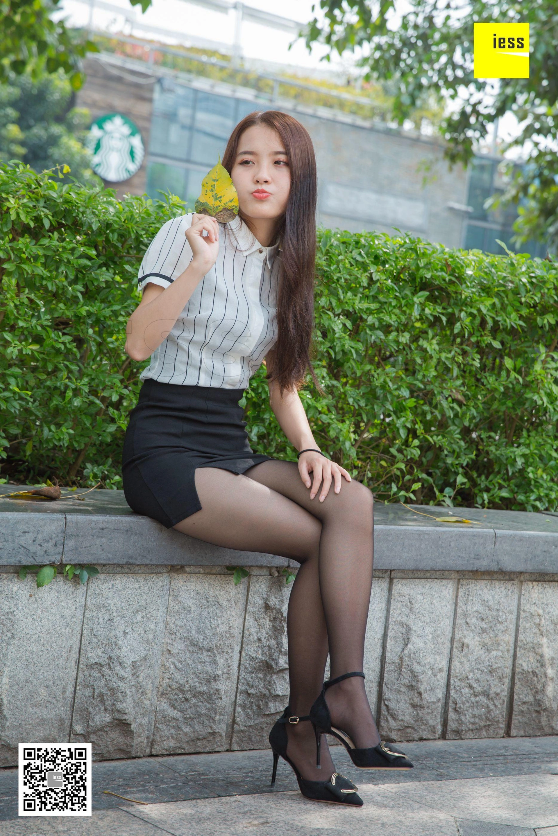 [IESS异思趣向] 2019.01.25 丝享家409:《坐在喷泉旁的婉萍》婉萍 2